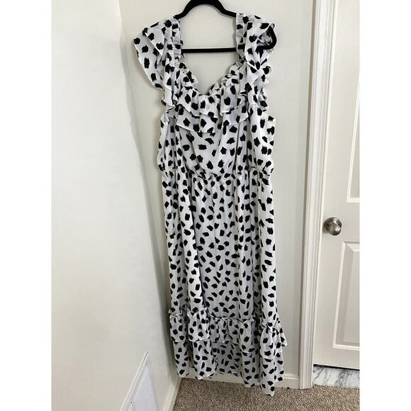 Stylish Black and White Ruffle Mini Dress - Picture 3 of 10